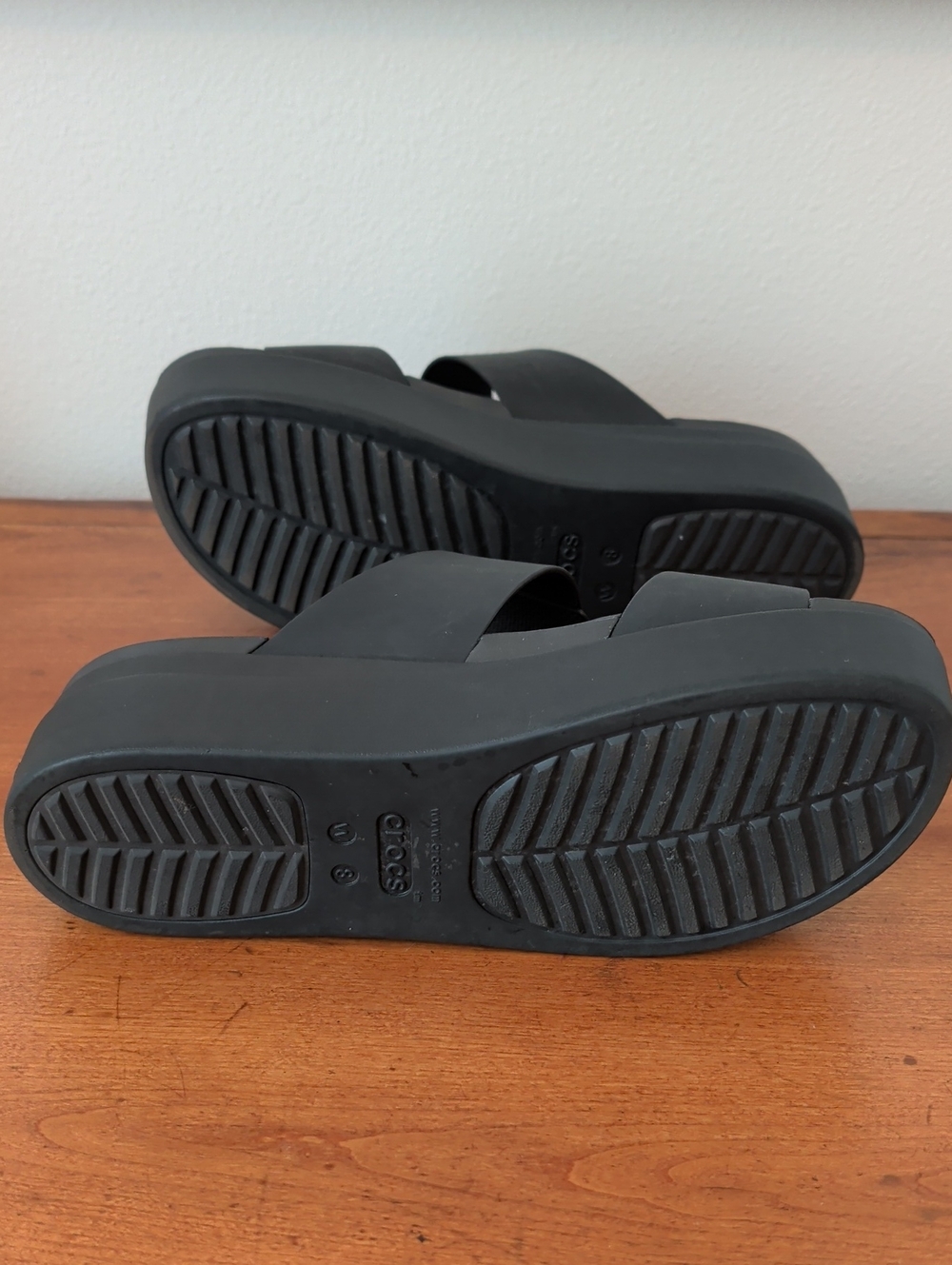 CROCS Brooklyn Buckle Low Wedge Sandal - Size 8 - Picture 8 of 11